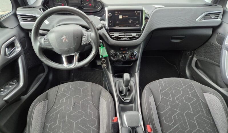 Gepflegter Peugeot 2008 Active zu verkaufen full