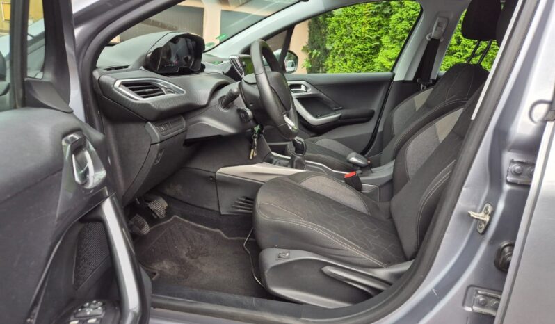 Gepflegter Peugeot 2008 Active zu verkaufen full