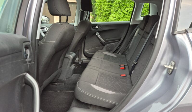 Gepflegter Peugeot 2008 Active zu verkaufen full